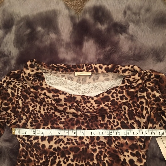 Bobbie Brooks Wide Necked Top. 3/4 Sleeve🐆🖤 - Picture 5 of 6